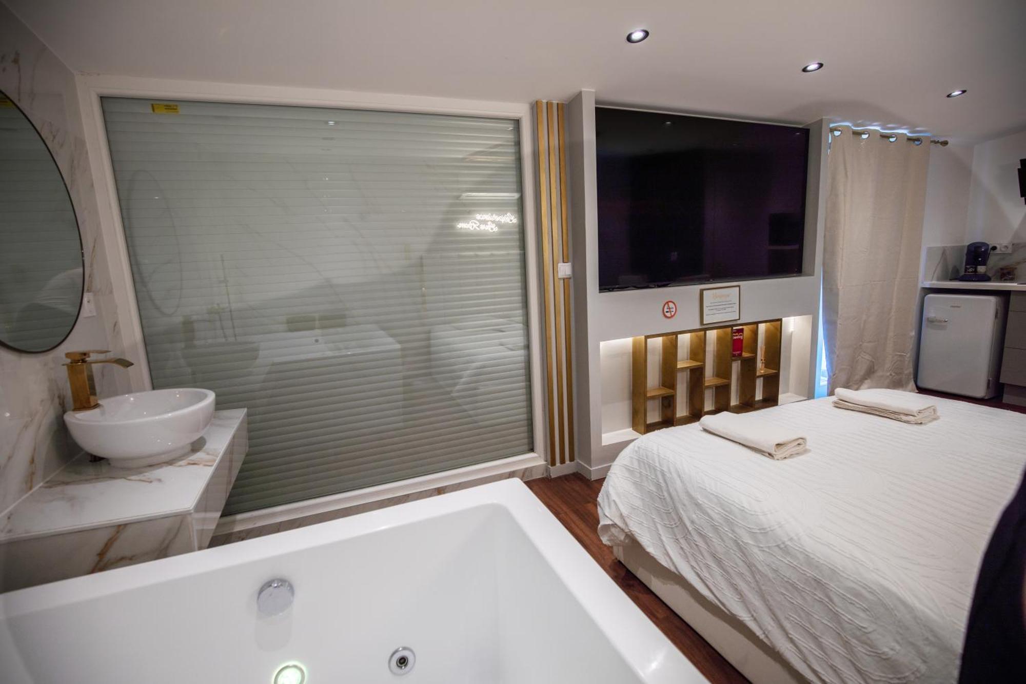 L'Experience Love Room Saint-Jean-Bonnefonds ภายนอก รูปภาพ