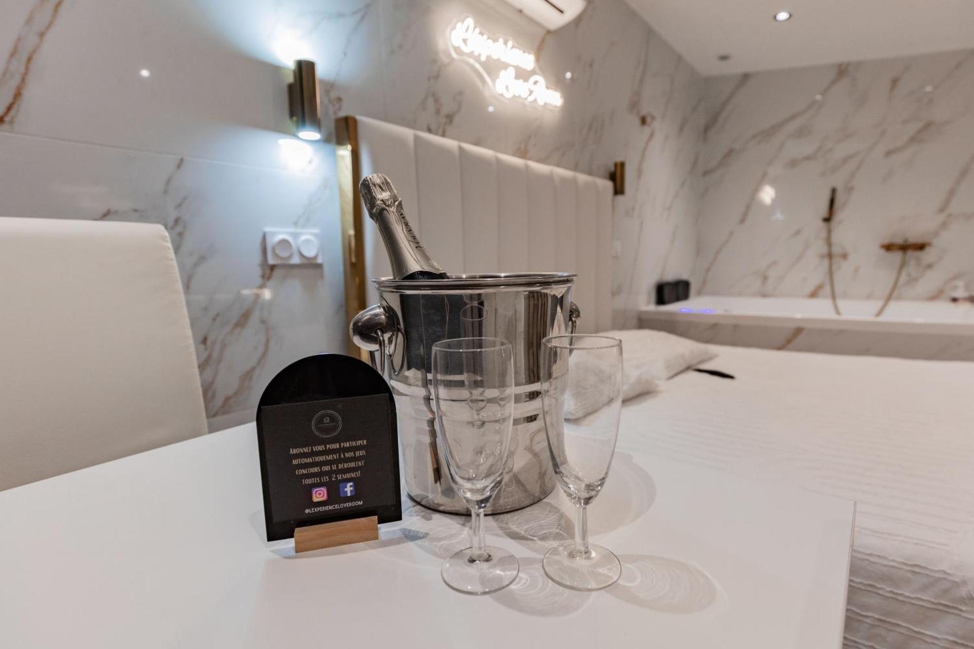 L'Experience Love Room Saint-Jean-Bonnefonds ภายนอก รูปภาพ