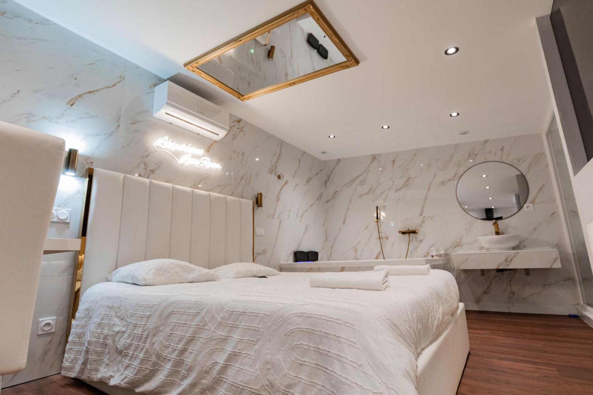 L'Experience Love Room Saint-Jean-Bonnefonds ภายนอก รูปภาพ