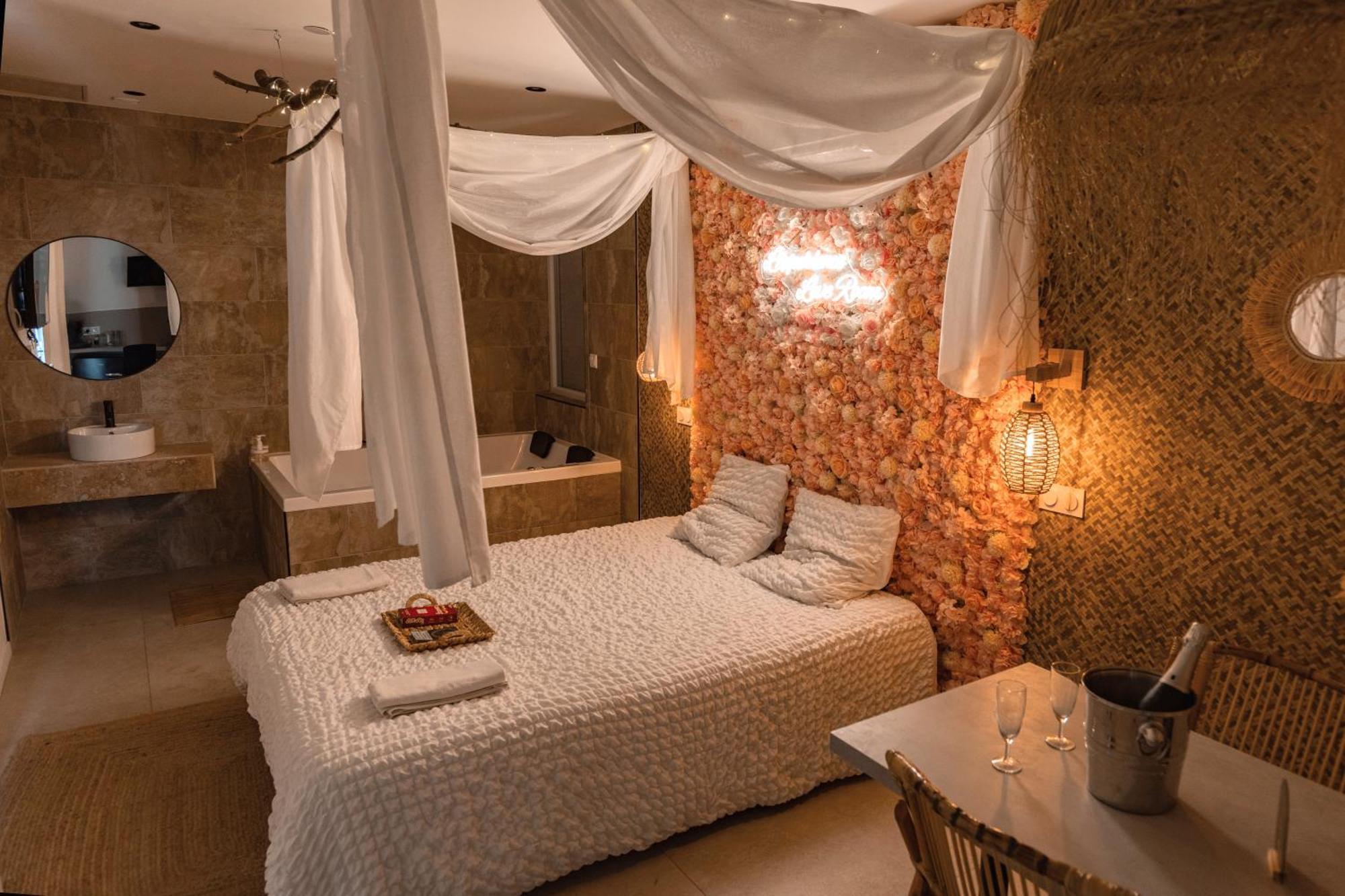 L'Experience Love Room Saint-Jean-Bonnefonds ภายนอก รูปภาพ