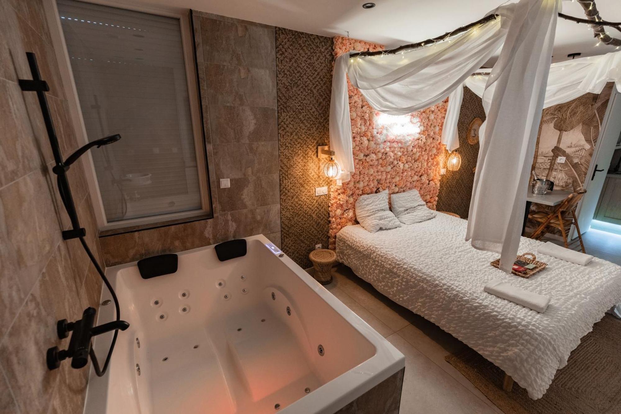 L'Experience Love Room Saint-Jean-Bonnefonds ภายนอก รูปภาพ