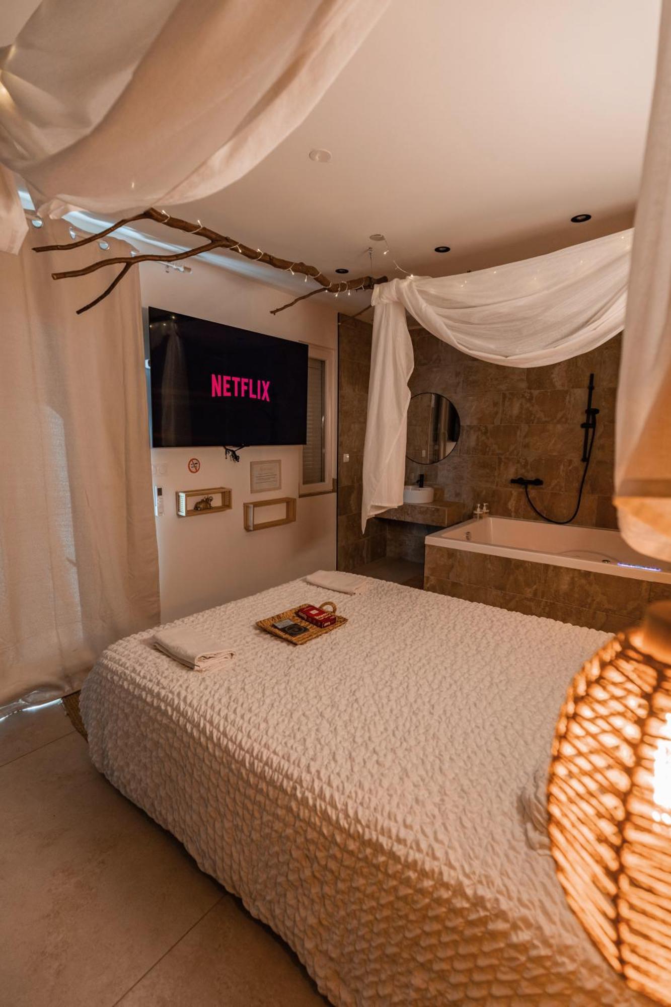L'Experience Love Room Saint-Jean-Bonnefonds ภายนอก รูปภาพ